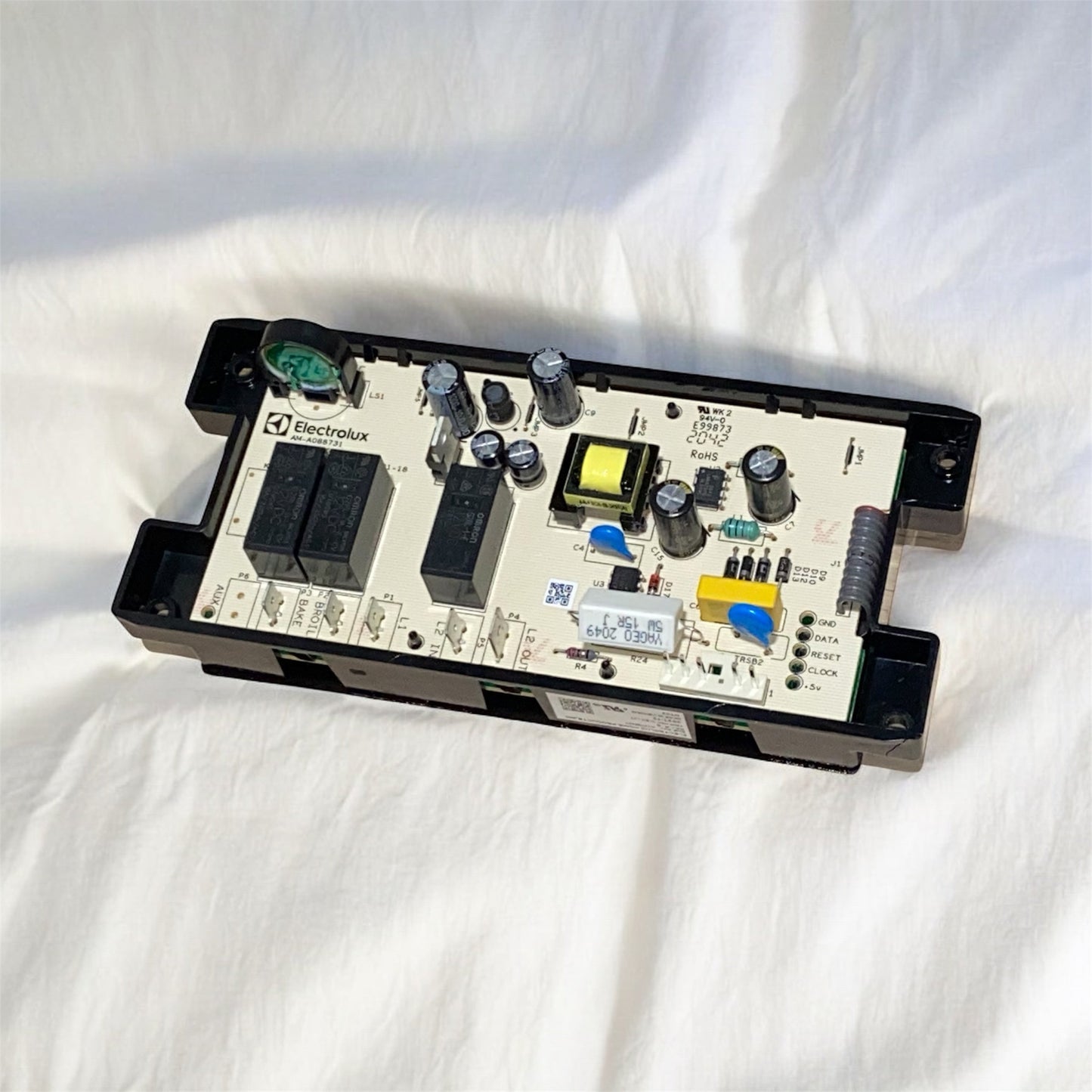 Range Main Control Board 5304521889 (pre-owned)