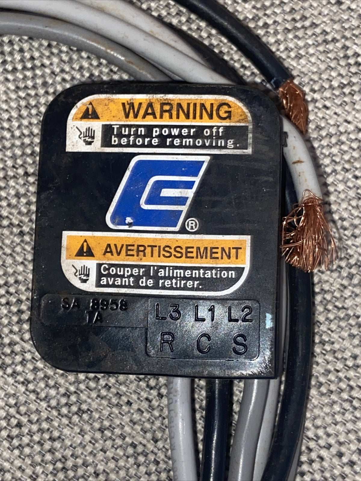 548225