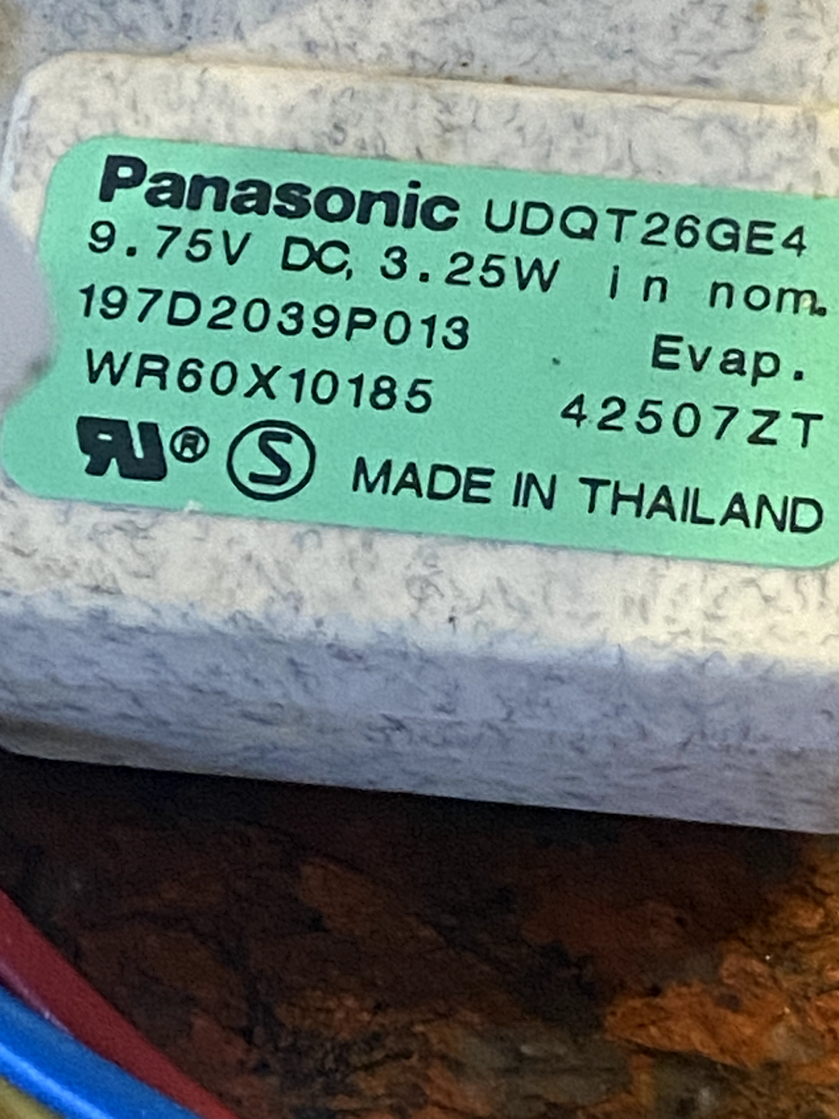 548137