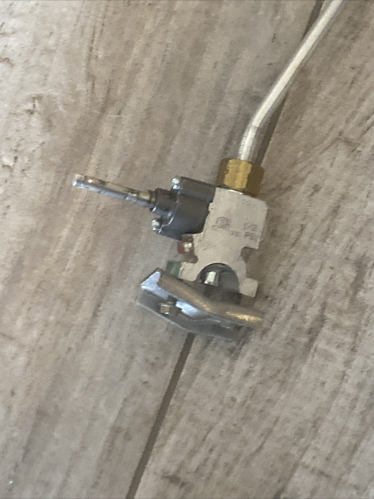 548228